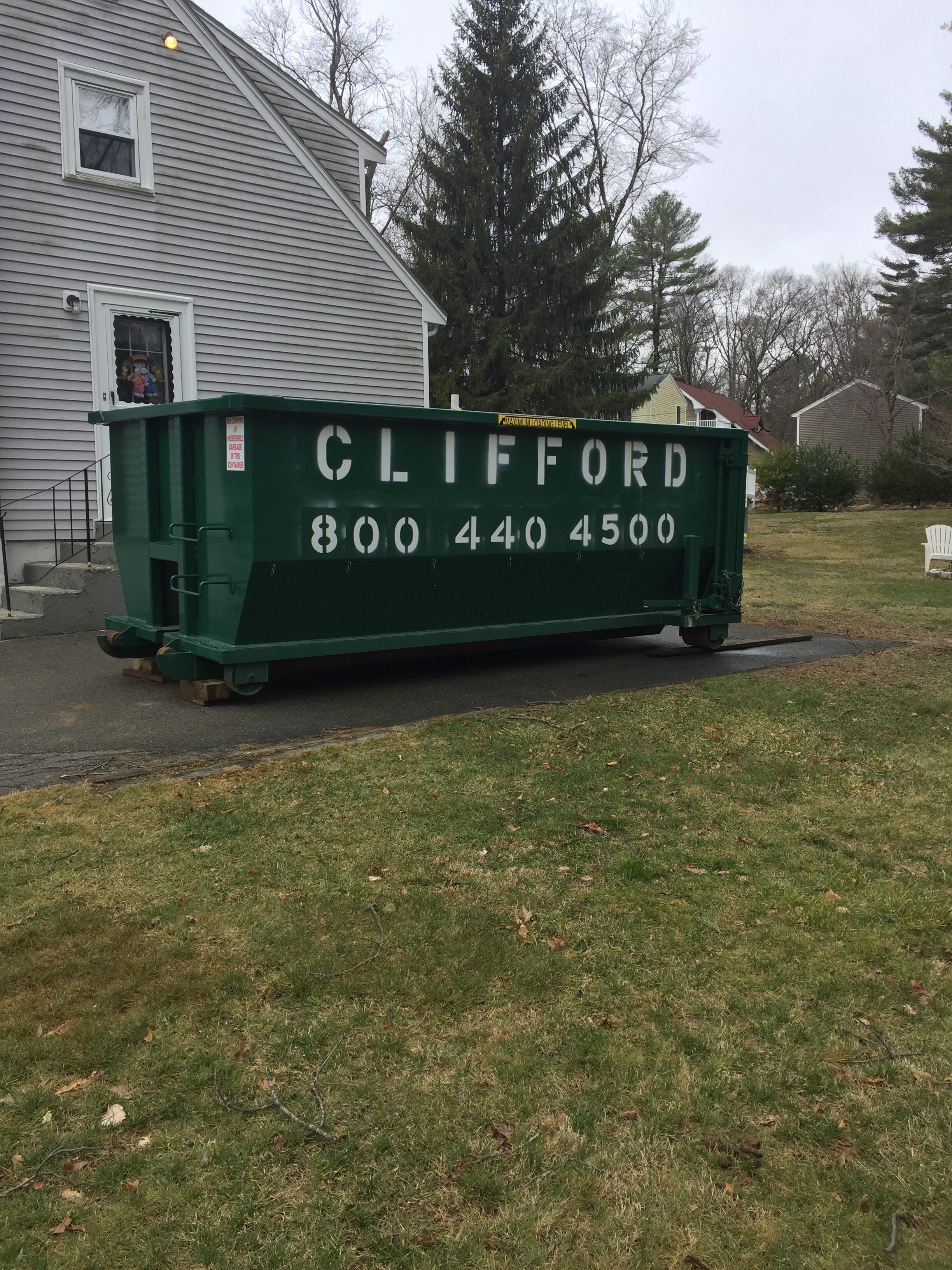 What To Throw In Your Dumpster During A Clean-Out